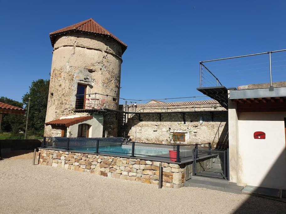 Hotel Tour De Charme Atypique Beauregard-l'Eveque Exterior foto